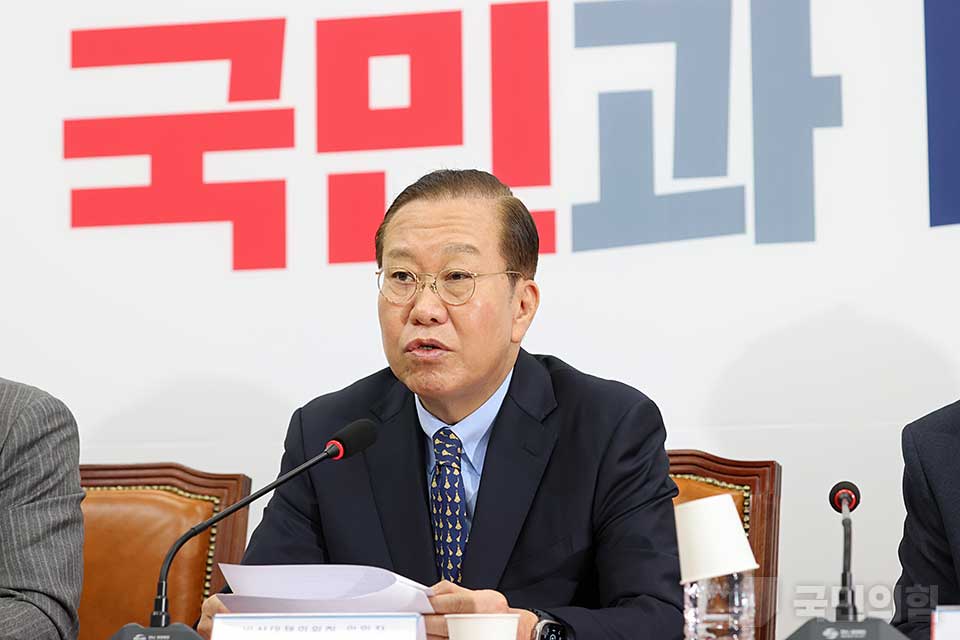 권영세 국민의힘 비상대책위원장이 지난 17일 국회에서 열린 비상대책위원회의에서 발언하고 있다. (사진제공=국민의힘)