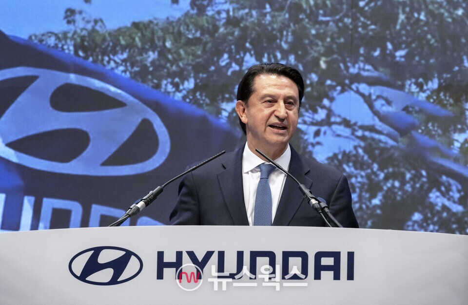 호세 무뇨스 현대차 사장이 20일 서울 서초구 엘타워에서 열린 제57기 정기 주주총회에서 인사말을 하고 있다. (사진제공=현대차)