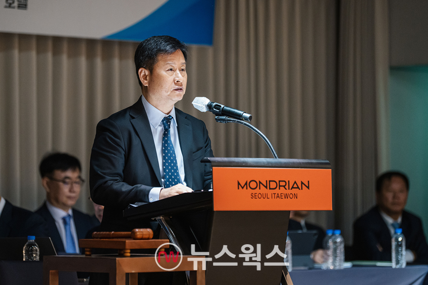 박기덕 고려아연 대표이사가 28일 서울 이태원 몬드리안호텔에서 정기 주주총회를 주최하고 있다. (사진제공=고려아연)
