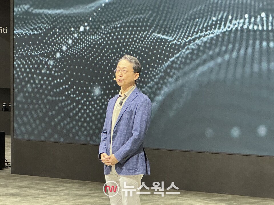 3일 경기 고양 킨텍스 제1전시장에서 열린 2025 서울모빌리티쇼에서 조영철 HD현대사이트솔루션 사장이 인사말을 하고 있다. (사진=정현준 기자)