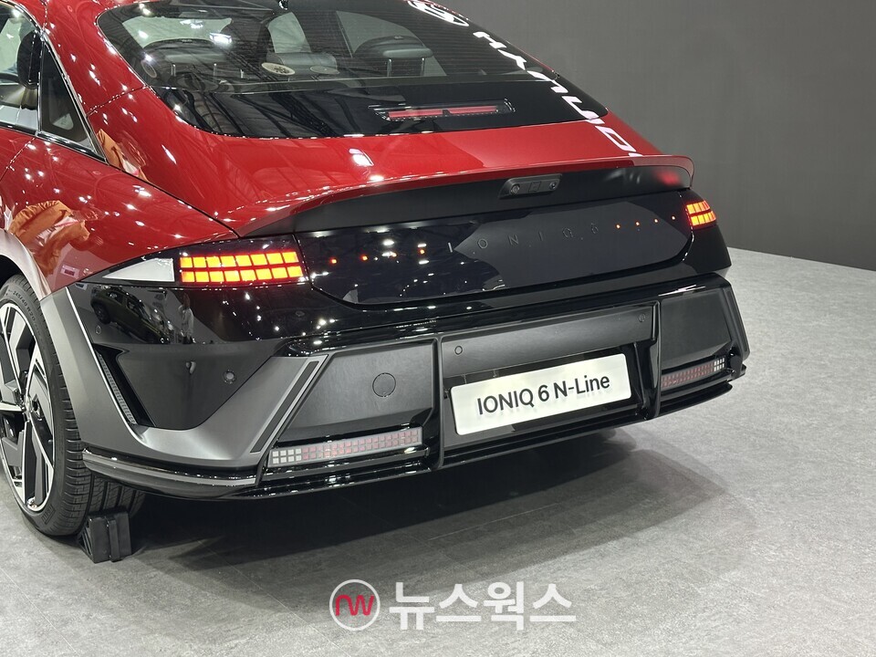 현대차 전기 세단인 '더 뉴 아이오닉 6 N Line'의 뒷모습. (사진=정현준 기자)