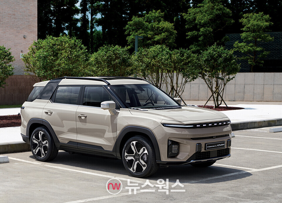 KGM 전기 SUV '토레스 EVX'의 상품성을 강화한 부분 개선 모델 '토레스 EVX 알파'. (사진제공=KGM)