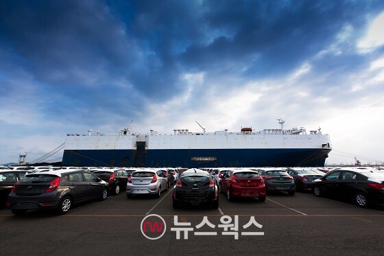 현대자동차 울산항 수출 선적 모습.(사진=현대자동차)