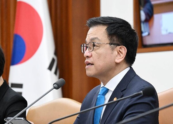 최상목 부총리 겸 기획재정부 장관이 지난 9일 정부서울청사에서 열린 '경제관계장관회의 겸 산업경쟁력강화관계장관회의'를 주재하고 있다. (사진제공=기획재정부)