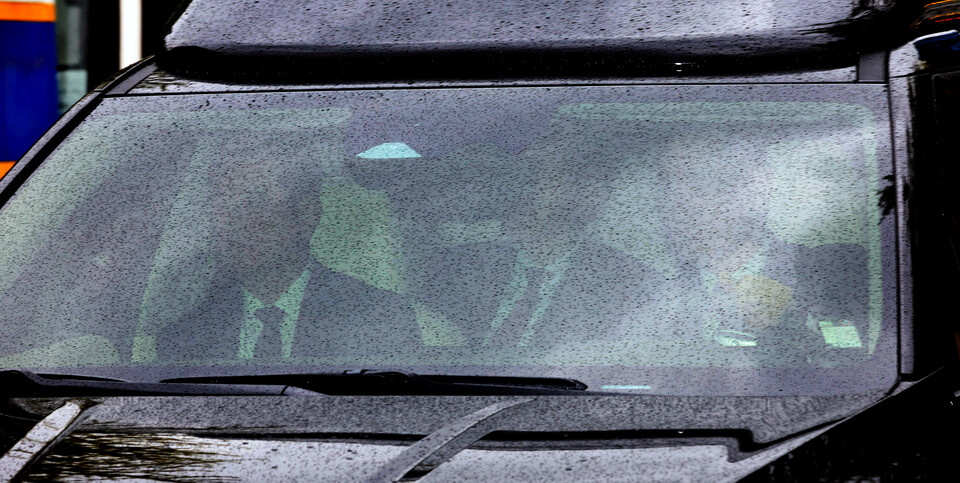 내란 우두머리 혐의로 형사 첫 정식재판을 받는 윤석열 전 대통령이 14일 오후에 열리는 재판에 출석하기 위해 서울 서초구 서울중앙지방법원에 들어서고 있다. (사진=뉴스1)