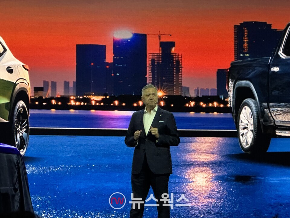 헥터 비자레일 한국지엠 사장이 캐딜락 '더 뉴 에스컬레이드' 미디어 출시 행사에서 인사말을 하고 있다. (사진=정현준 기자)