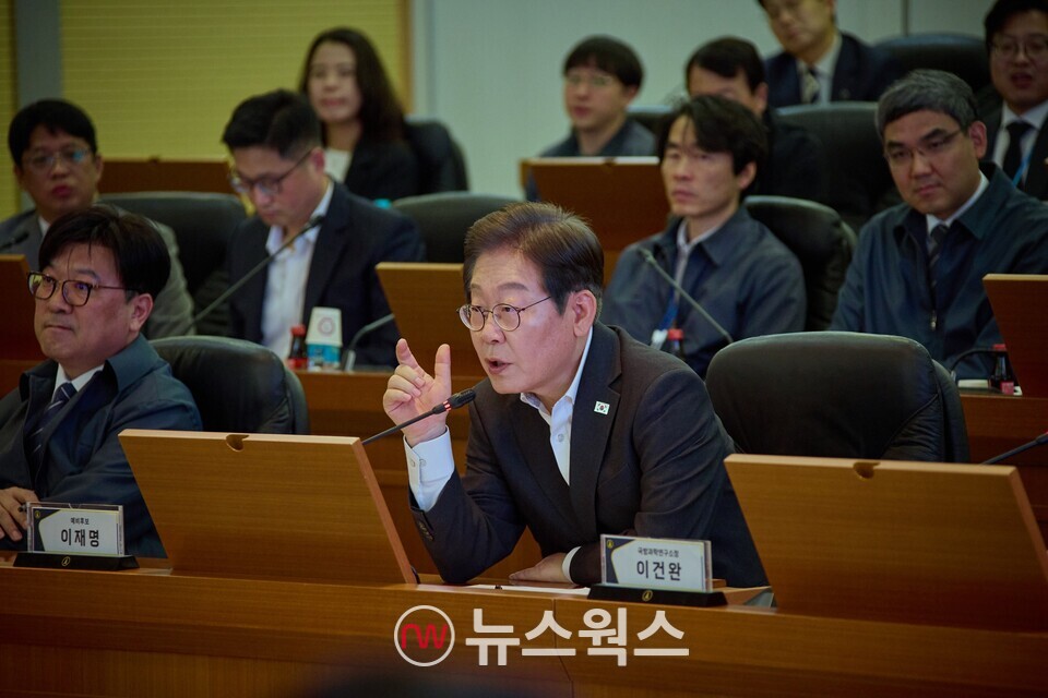 이재명 더불어민주당 대선 경선 후보가 17일 대전 유성구 국방과학연구소(ADD)에서 열린 현장간담회에서 발언을 하고 있다. (사진제공=이재명 캠프)