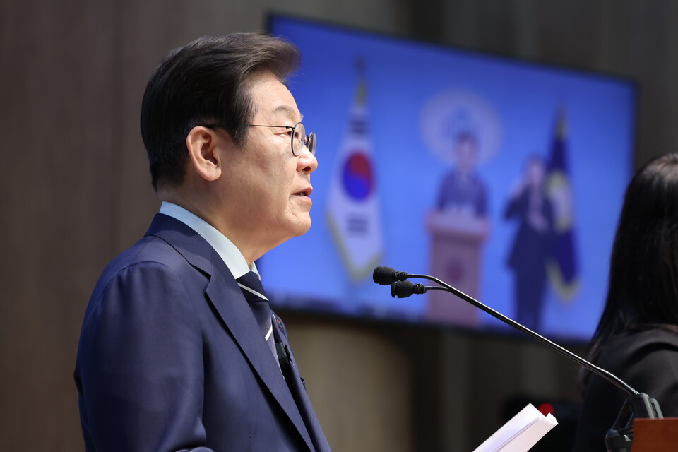 이재명 더불어민주당 대선 경선 후보가 지난 11일 오전 서울 여의도 국회 소통관에서 기자회견을 열고 비전 및 캠프 인선을 발표하고 있다. (사진=뉴스1)