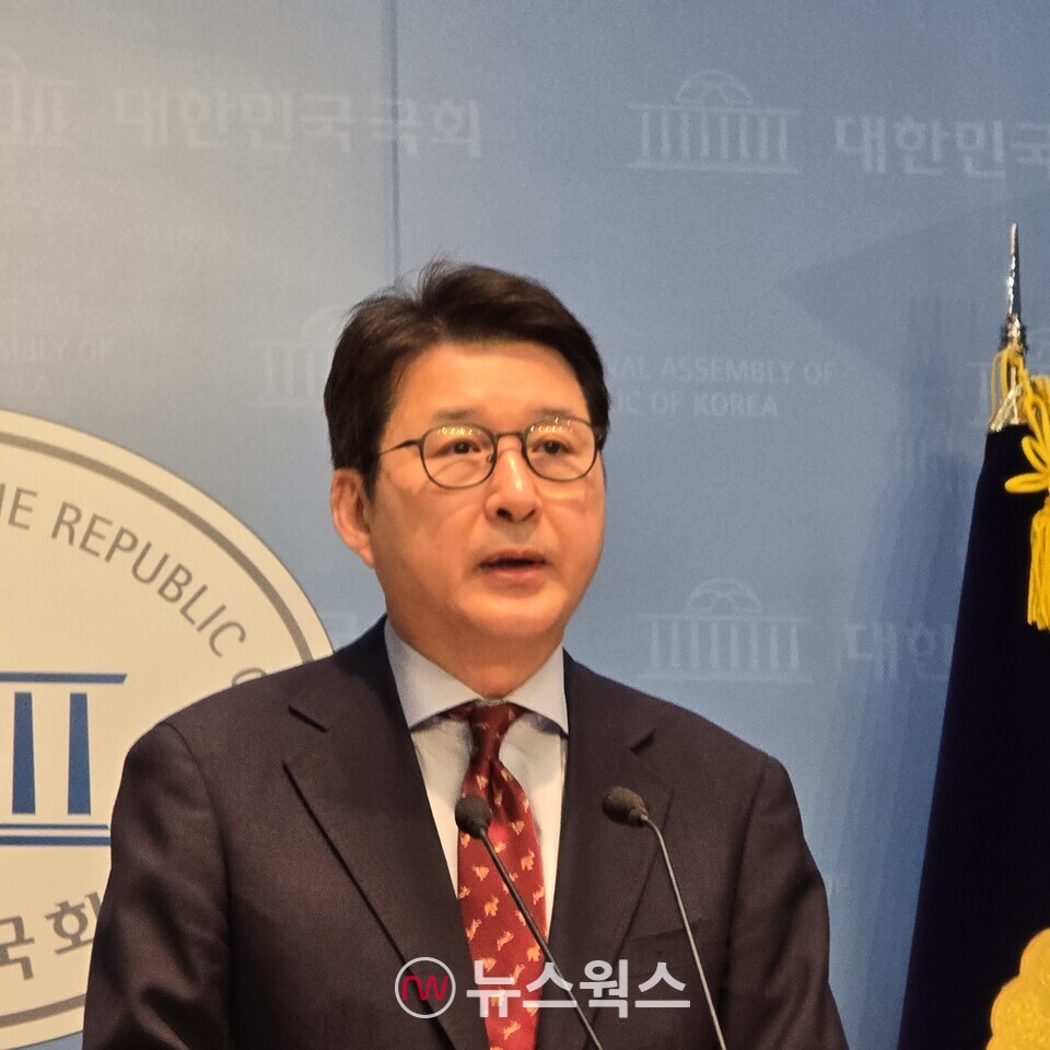 신동욱 국민의힘 수석대변인이 23일 국회소통관에서 기자회견을 열고 있다. (사진=원성훈 기자)