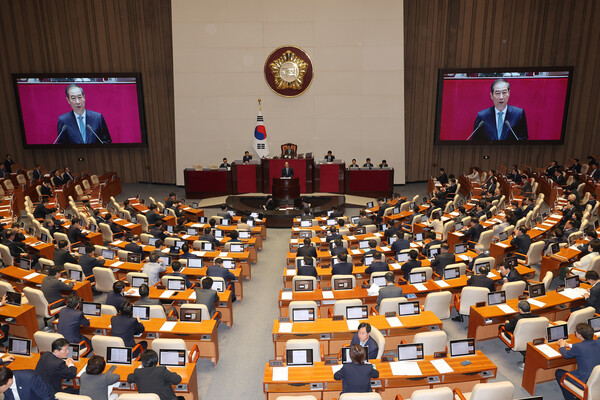 한덕수 대통령 권한대행 국무총리가 24일 서울 여의도 국회 본회의장에서 추가경정예산안 시정연설을 하고 있다. (사진=뉴스1/공동취재단)