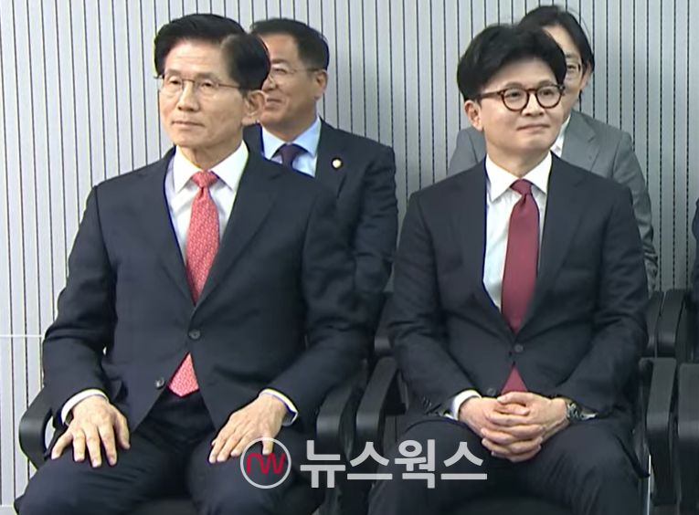 김문수(왼쪽) 경선 후보와 한동훈 경선 후보. (사진=원성훈 기자)