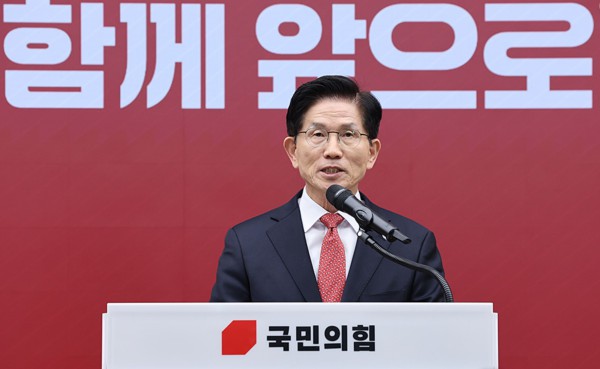 김문수 국민의힘 대선 후보가 지난달 29일 서울 여의도 국민의힘 중앙당사에서 열린 '제21대 대통령선거 후보자 3차 경선'에서 소감을 밝히고 있다. (사진제공=국민의힘)