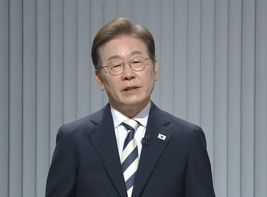 이재명 더불어민주당 대선 후보가 23일 서울 여의도 KBS 스튜디오에서 열린 중앙선거방송토론위원회 주관 제21대 대통령선거 2차 TV 토론회에서 발언하고 있다. (출처=중앙선거방송토론위원회 유튜브)