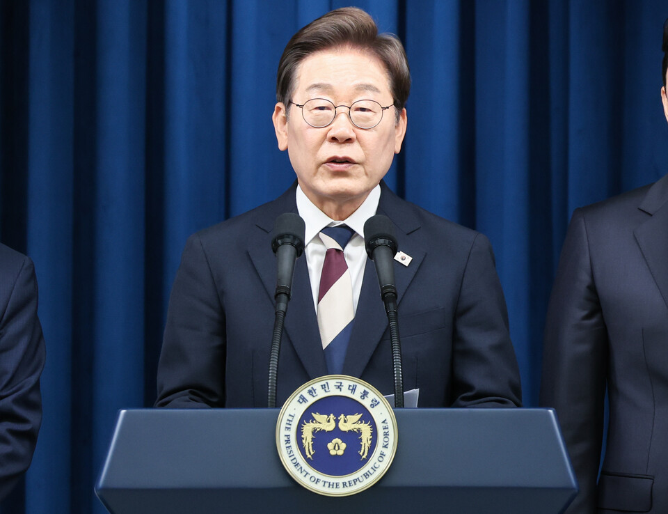 이재명 대통령이 4일 서울 용산구 대통령실 청사 브리핑룸에서 국무총리와 국정원장, 대통령 비서실장 등 인선발표를 하고 있다. (사진=뉴스1)