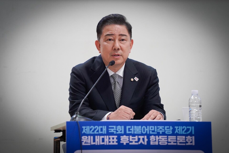 김병기 더불어민주당 원내대표 후보가 10일 오후 서울 여의도 국회 의원회관에서 열린 제22대 국회 민주당 제2기 원내대표 선출 합동토론회에서 기조연설을 하고 있다. (출처=박찬대 의원 페이스북)