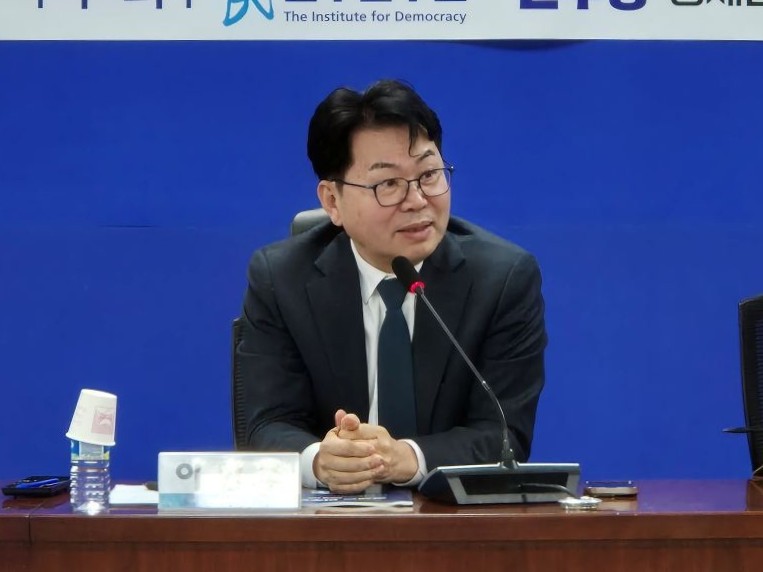 이한주 국정기획위원장. (출처=더불어민주당 민주연구원 홈페이지)