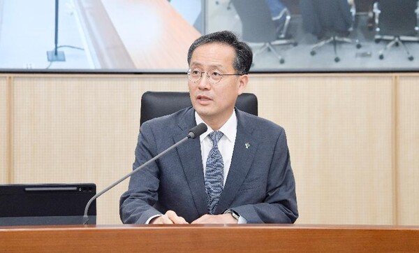 이형일 기획재정부 장관 직무대행 1차관이 16일 정부세종청사 중앙동에서 열린 '확대간부회의'를 주재하고 있다. (사진제공=기획재정부)