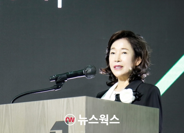 이어룡 대신파이낸셜그룹 회장이 창립 60주년 기념행사에서 그룹미션을 선포하고 있다. (사진제공=대신증권)