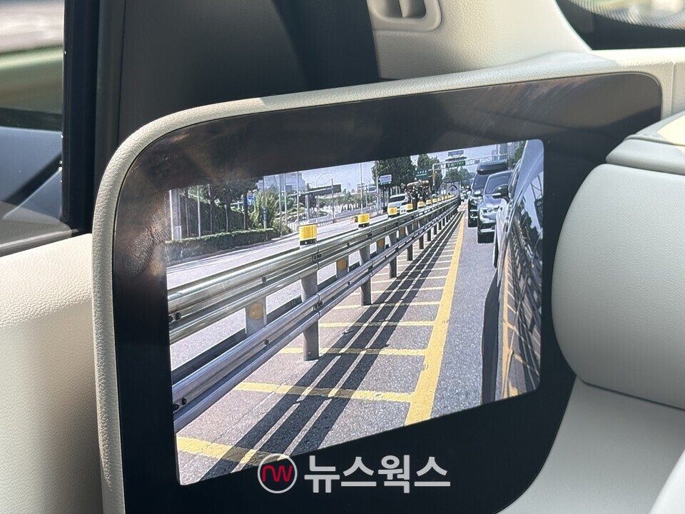 현대차 '디 올 뉴 넥쏘'의 디지털 사이드미러(DSM). (사진=정현준 기자)