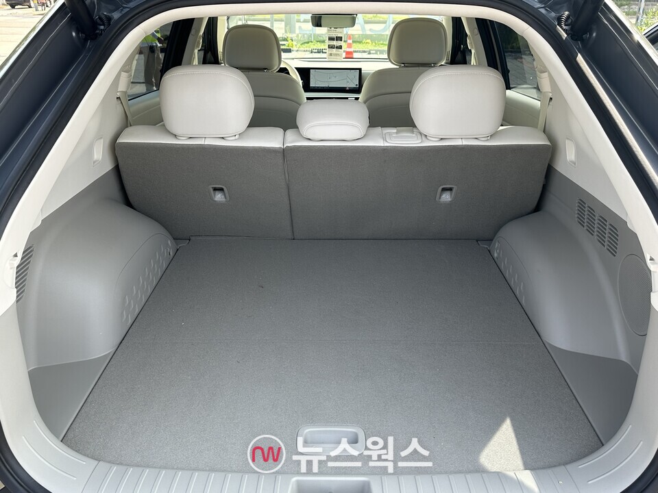 현대차 '디 올 뉴 넥쏘'의 트렁크 공간. (사진=정현준 기자)