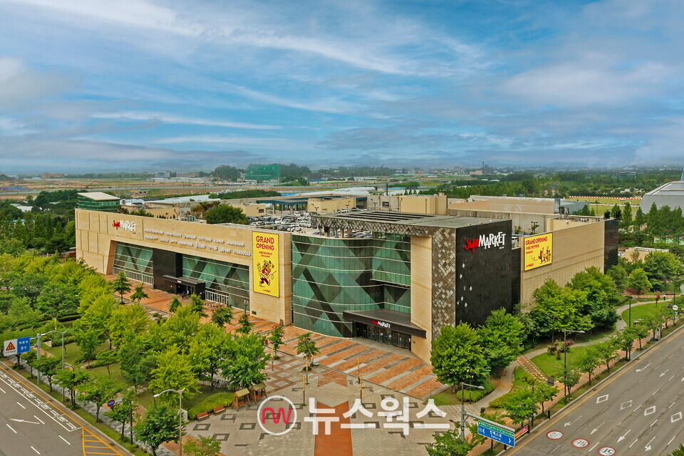 이마트가 이달 26일 킨텍스점을 '스타필드 마켓'으로 새단장해 정식 영업에 들어간다. (사진제공=이마트)