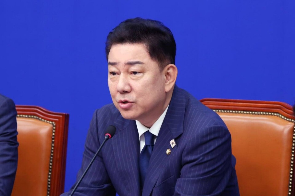 김병기 더불어민주당 당대표 직무대행 겸 원내대표가 지난달 20일 국회에서 열린 최고위원회의에 참석해 발언하고 있다. (출처=김병기 의원 페이스북)