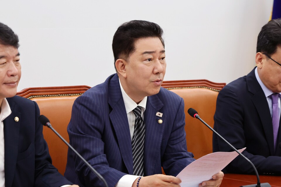 김병기 더불어민주당 당대표 직무대행 겸 원내대표가 24일 오전 서울 여의도 국회에서 열린 원내대책회의에서 발언하고 있다. (출처=김병기 의원 페이스북)