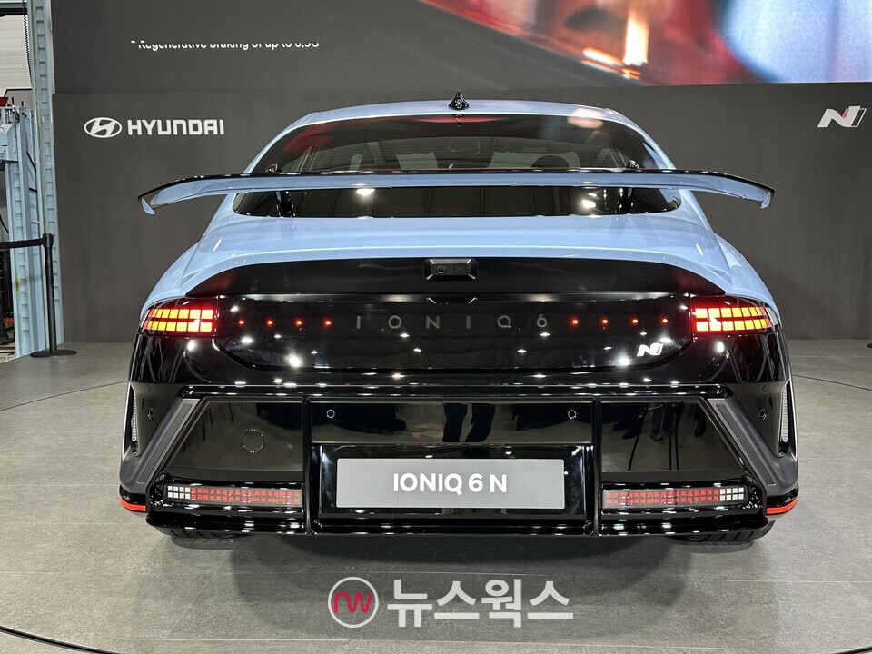 현대차 '아이오닉 6 N'의 뒷모습. (사진=정현준 기자)