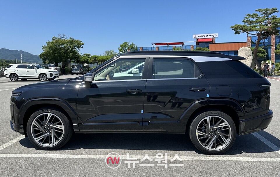 KGM '액티언 하이브리드'의 옆모습. (사진=정현준 기자)