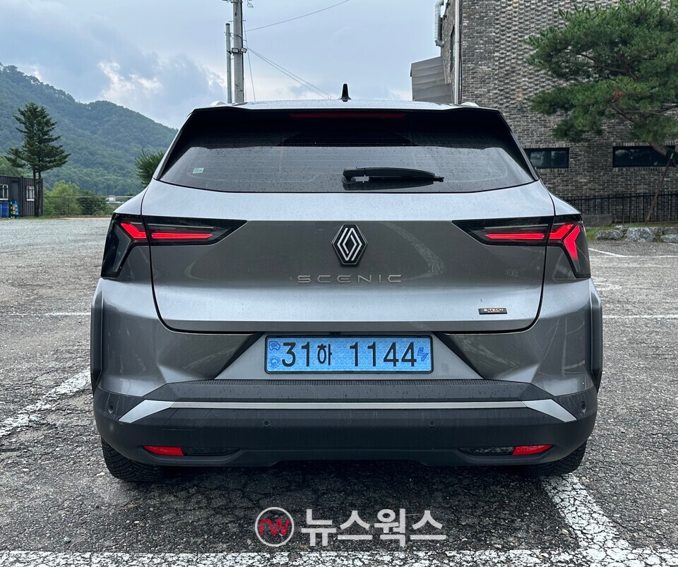 '세닉 E-Tech' 의 뒷모습. (사진=정현준 기자)