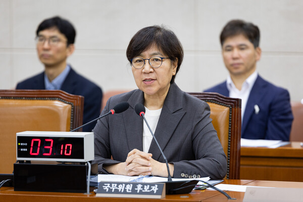 정은경 보건복지부 장관이 지난 18일 서울 여의도 국회 보건복지위원회에서 열린 인사청문회에서 의원 질의에 답하고 있다. (사진=뉴스1)