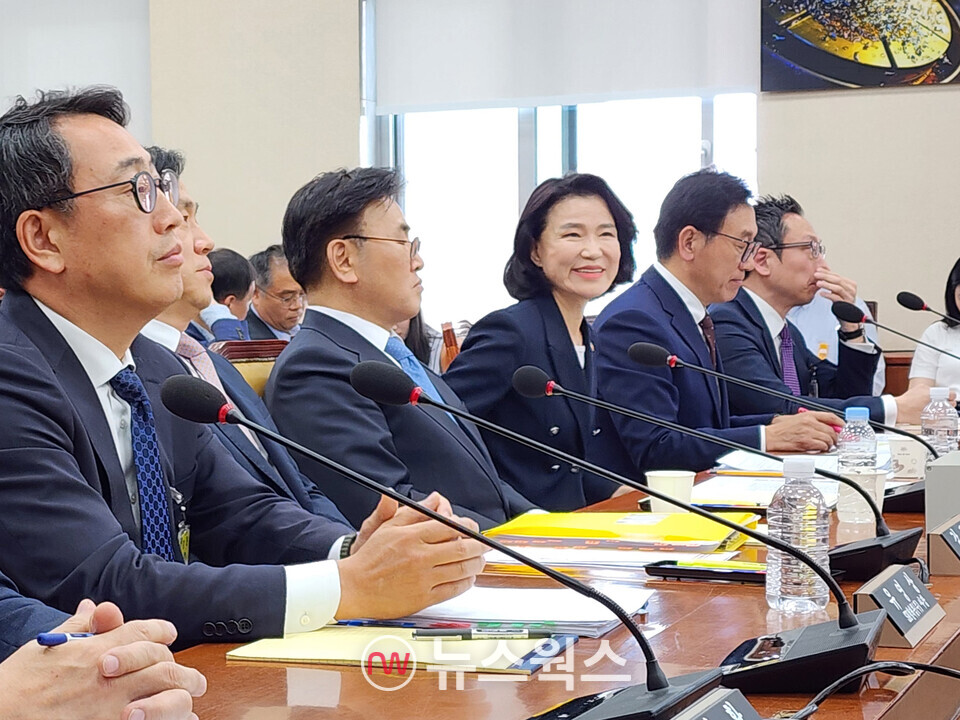 이진숙 방송통신위원회 위원장이 국회 과학기술정보방송통신위원회가 5월 8일 개최한 SK텔레콤 해킹 사건 관련 청문회에 출석하고 있다. (사진=박광하 기자)