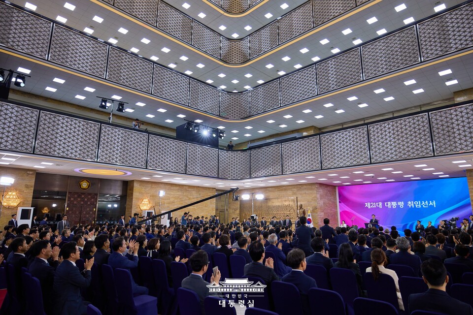 이재명 대통령이 지난 6월 4일 서울 여의도 국회 로텐더홀에서 열린 약식 취임식에서 연설을 하고 있다. (출처=대통령실 홈페이지)