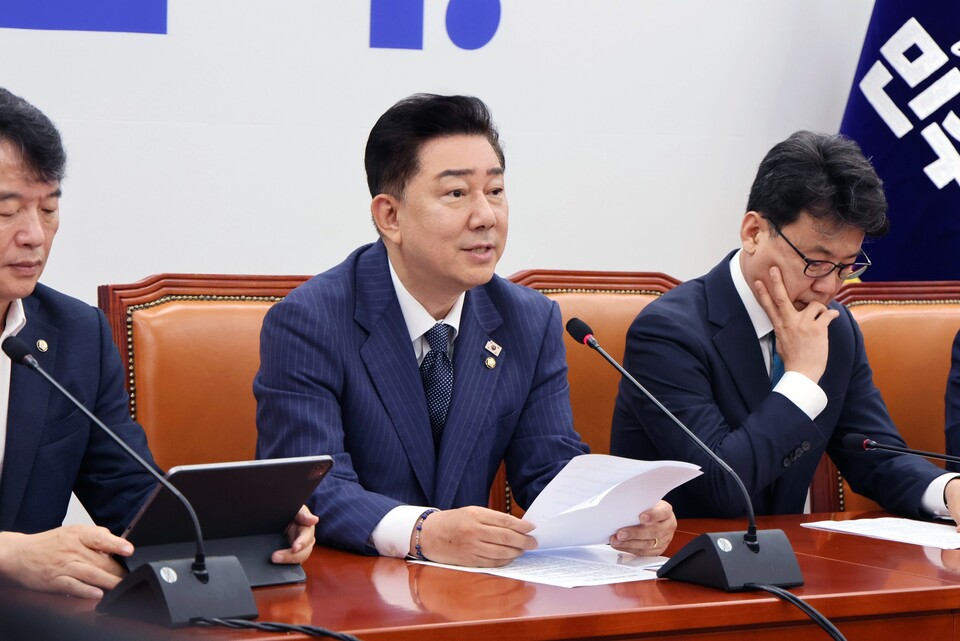 김병기 더불어민주당 대표 직무대행 겸 원내대표가 1일 오전 서울 여의도 국회에서 열린 원내대책회의에서 발언하고 있다. (출처=김병기 의원 페이스북)