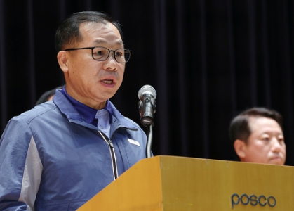 정희민 포스코이앤씨 사장이 지난달 29일 대국민 사과성명을 발표하고 있다. (사진=뉴스1)