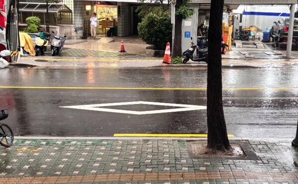 서울 중구 광희동에 비가 내리고 있다. (사진=허운연 기자)