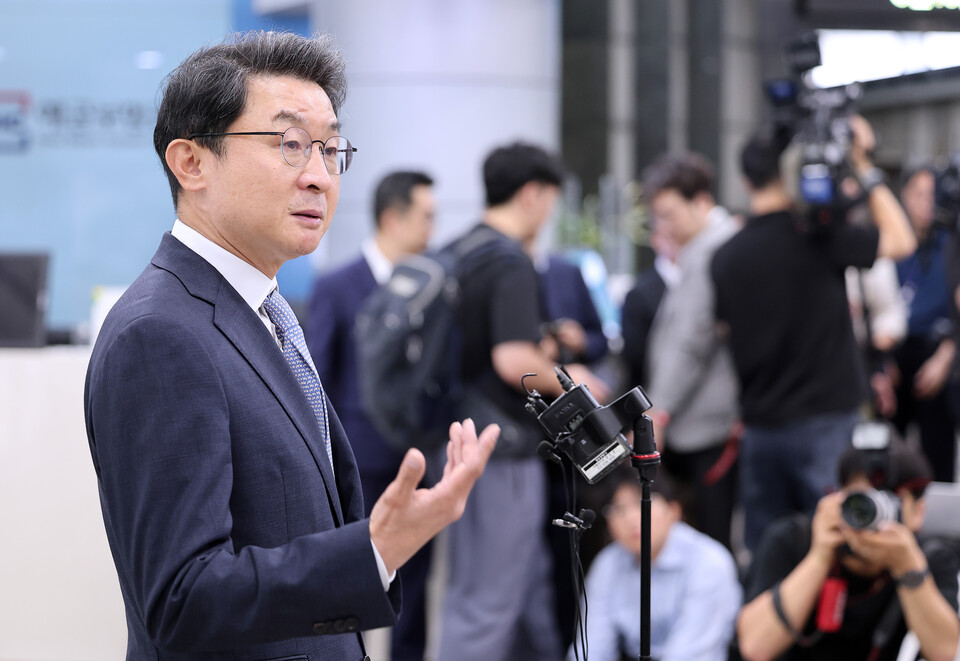 이억원 금융위원장 후보자가 14일 오전 서울 중구 예금보험공사에 마련된 인사청문회 준비 사무실로 출근하며 지명 소회를 밝히고 있다. (사진=뉴스1)