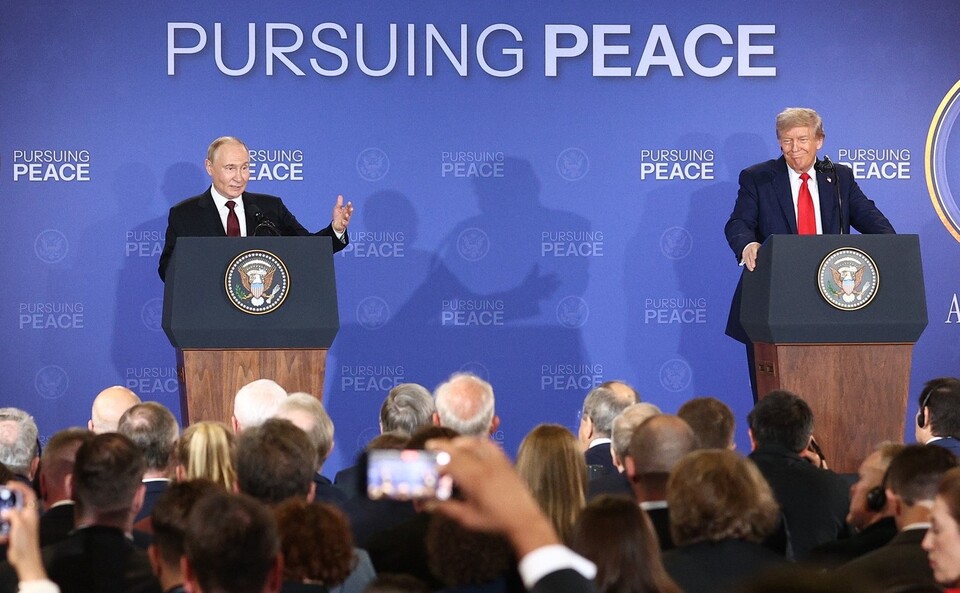 15일(현지시간) 미국 알래스카주 앵커리지의 엘먼도프 리처드슨 합동기지에서 미·러 정상회담이 개최됐다. (출처=러시아 크렘린궁)