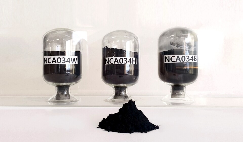 에코프로가 개발한 NCA 양극재 제품. (사진제공=에코프로)