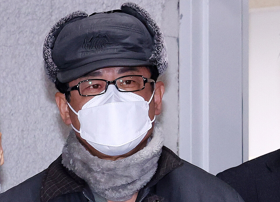 12·3 비상계엄 사태를 사전에 모의한 혐의를 받는 노상원 전 정보사령관이 지난해 12월 서울 은평구 서부경찰서에서 검찰로 송치되고 있다. (사진=뉴스1)