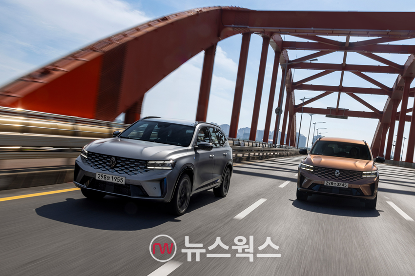 르노코리아 '그랑 콜레오스' 주행. (사진제공=르노코리아)