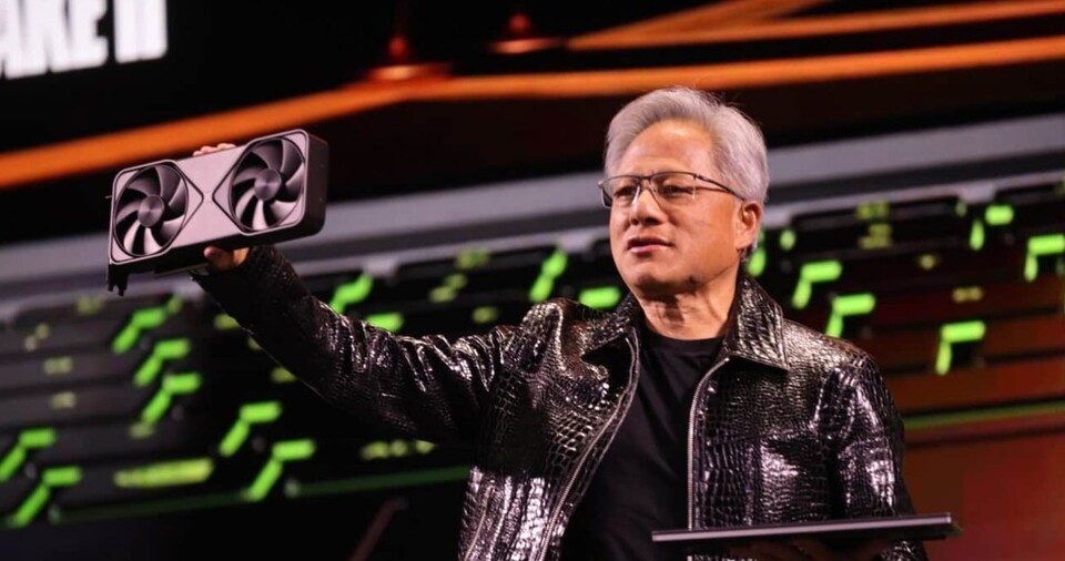 젠슨 황 엔비디아 CEO가 'GTC 2025'에서 RTX 5000 시리즈 GPU를 소개하고 있다. (출처=엔비디아 페이스북)