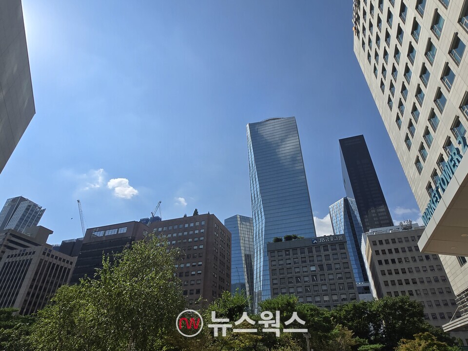 한국거래소에서 바라본 여의도 증권가. (사진=박성민 기자)