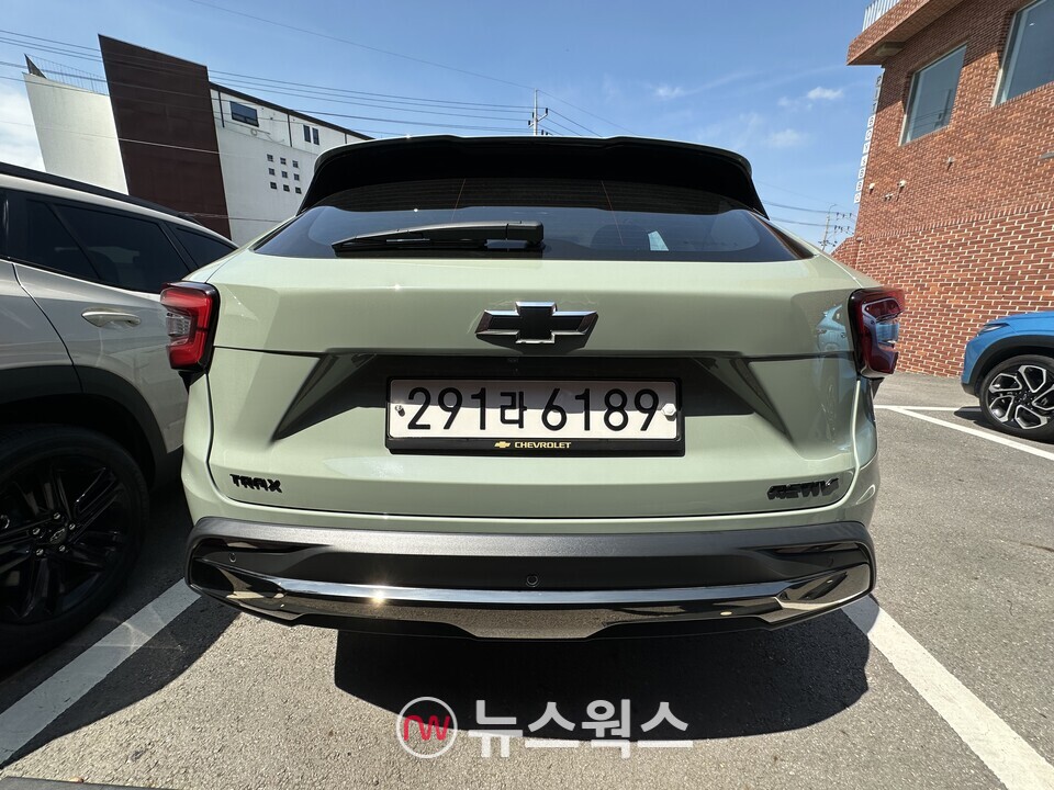 쉐보레 '트랙스 크로스오버'의 뒷모습. (사진=정현준 기자)
