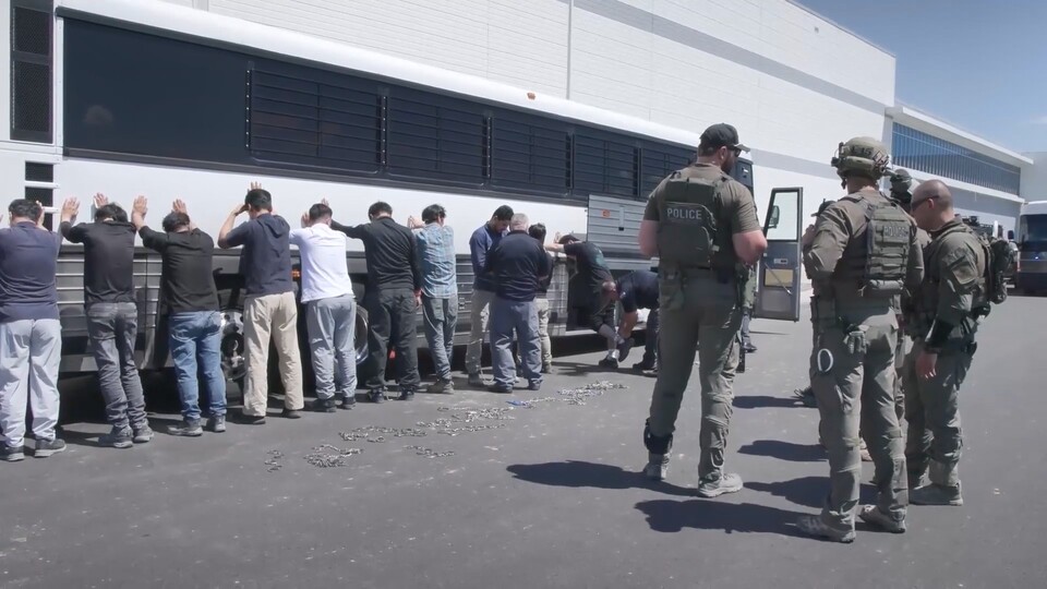 미국 이민세관단속국(ICE)가 조지아주 서배나의 현대차그룹-LG에너지솔루션의 합작 배터리 공장건설 현장에서 한국인 300여 명을 포함해 475명을 체포·구금하고 있다. (출처=ICE 홈페이지)