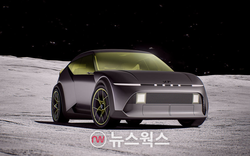 현대자동차가 9일(현지시간) 독일 뮌헨에서 열린 'IAA 모빌리티 2025'에서 공개한 아이오닉 브랜드 첫 소형 EV 콘셉트카 '콘셉트 쓰리(Concept THREE)' 외관. (사진제공=현대자동차)