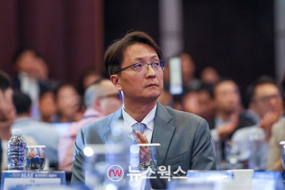 10일 서울 중구 웨스틴조선호텔에서 열린 '제조 AX 얼라이언스' 출범식에서 박대준 쿠팡 대표이사가 참석한 모습. (사진제공=쿠팡)