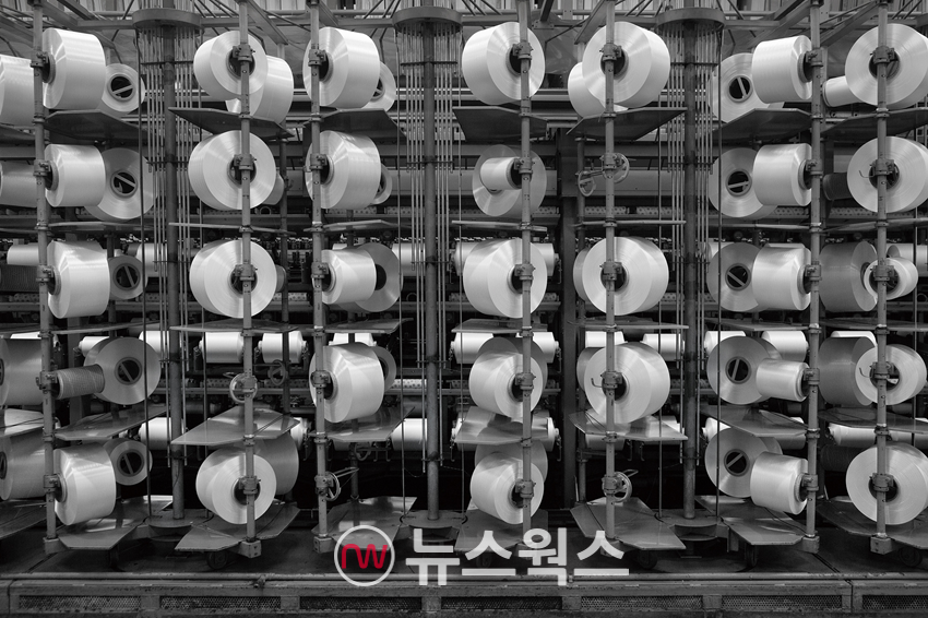효성티앤씨 구미공장에서 생산 중인 친환경 섬유 리젠 폴리에스터. (사진제공=효성그룹)