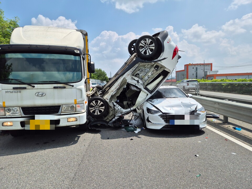 지난달 20일 오전 11시 25분께 전북 전주시 덕진구 화전동 도도교차로 인근에서 SUV 등 차량 4대가 연쇄 추돌했다. (사진=뉴스1)