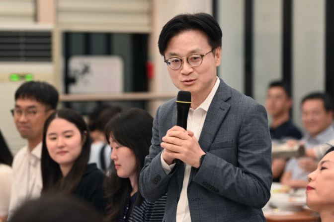 김정관 산업부장관이 16일 기자간담회를 하고 있다. (사진제공=산업부)